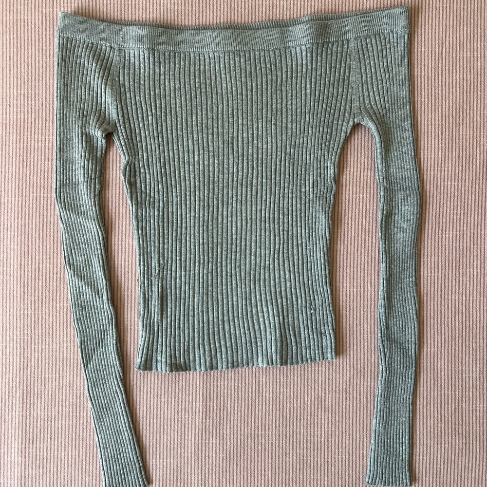Forever 21 Off-Shoulder Gray Ribbed Sweater